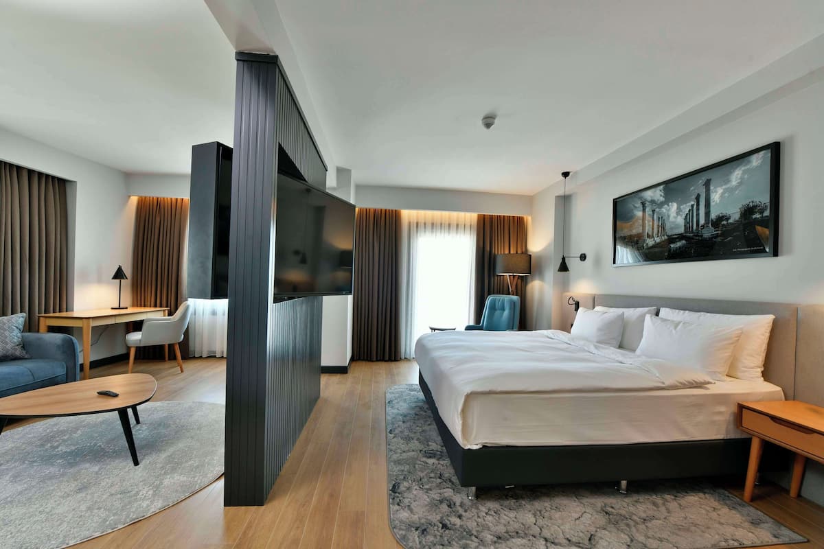 1 slaapkamer, luxe beddengoed, een kluis op de kamer, een bureau