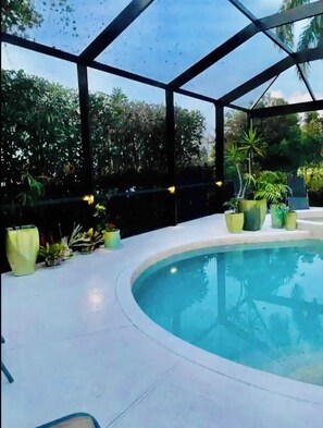 Pool - 4-bedroom house in amazing Bonita Springs with AC, WiFi (Bonita Springs)