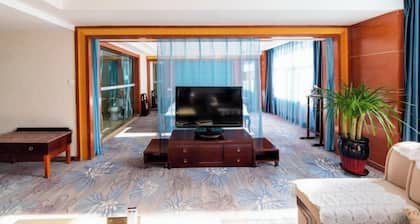 Friendship Peak Hotel
