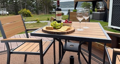 Ocean Pearl
Ocean View ,Private Deck W/BBQ, Outdoor Fire Pit