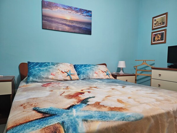 1 bedroom, iron/ironing board, bed sheets