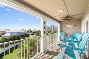 Outdoor dining - Grand Caribbean East 403 (Pensacola)