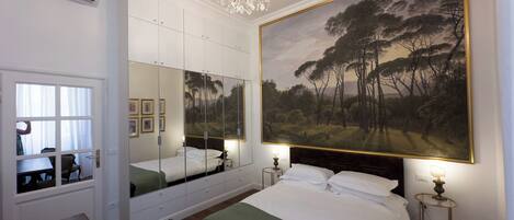 3 habitaciones, escritorio, tabla de planchar con plancha y wifi gratis