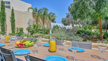 Villa (5 Bedrooms) | Exterior