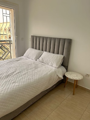 4 habitaciones, tabla de planchar con plancha, wifi y ropa de cama 