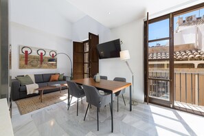 50-inch TV with cable channels - Solaga - Pozos Dulces (Málaga)