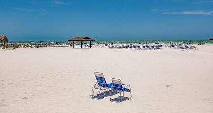 14 Premium - Beach Bliss - Relax in a Gorgeous One-Bedroom Villa on Siesta Key