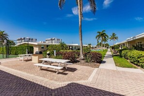 Outdoor dining - Casa Mar - 53 Premium Plus (Siesta Key)