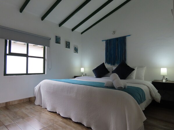 Chambre Double, vue cour intérieure