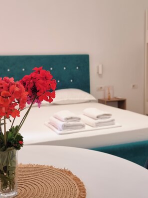 Classic Studio | Living area | TV - Arte Apartments (Sarandë)