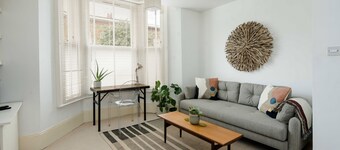 Beautiful Designer Flat in Maida Vale, Sleeps 4