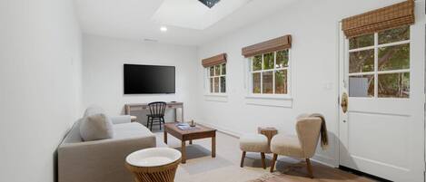 Smart TV, fireplace, stereo, offices