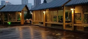Atour S Hotel, Manjushyuan Subway Station, Chunxi Road