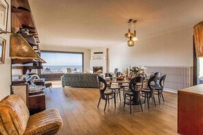 Dining - Arc-en-Ciel, architect-designed villa, sea view, garden, terrace, beach, station (Trouville-sur-Mer)