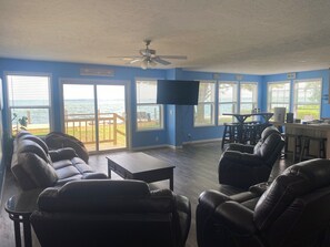 Living area - Sunset on the lake  (Clay Township)
