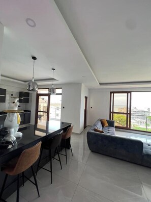 Living area - Luxury Ocean Views - 3 Bed@ Penthouse Living Nyali (Mombasa)