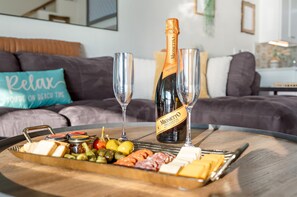 Interior - Stylish Beachfront Condo, Stunning Views (indian shores)