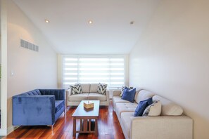 TV connectée, cheminée