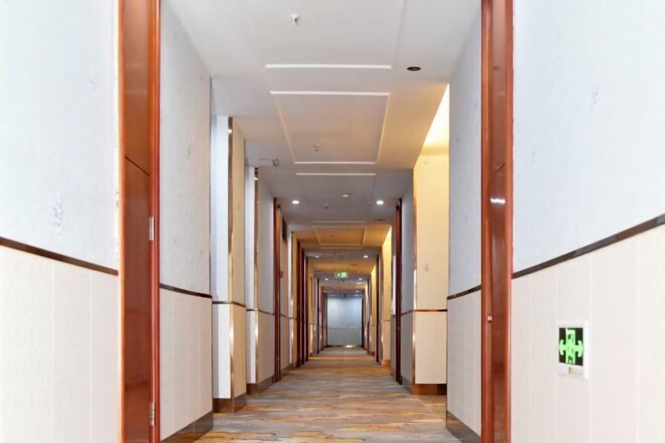 المنشأة من الداخل