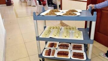 تناول الطعام