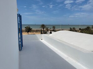 Terrace/patio - Long-term rental: Charming accommodation in Djerba with pool and sea view (Houmt souk)
