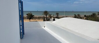 Long-term rental: Charming accommodation in Djerba with pool and sea view
