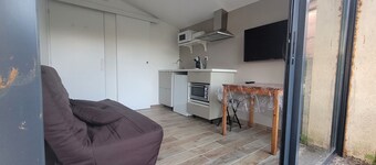 Charmant Studio Avec Terrasse et Accès Jardin