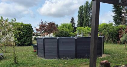 Charmant studio avec terrasse et accĂšs jardin.