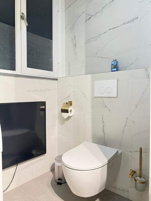 Chuveiro, secador de cabelo