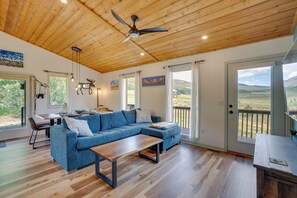 TV, fireplace, DVD player, books - Warm Springs Ranch Mtn View & Deck: Fairplay Cabin (Fairplay)