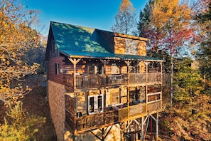 Exterior - A Smoky Mountain Ridge near Gatlinburg, Rocky Top Sports World & National Park! (Gatlinburg)