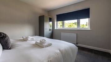 Bungalow | 4 kamar tidur, seprai antialergi, setrika/meja setrika, dan Wi-Fi gratis