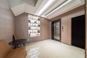 Ảnh chưa phân loại, 3 trong số 4 ảnh, nút
