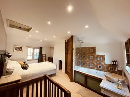 Cottage | 1 bedroom, iron/ironing board, free WiFi, bed sheets