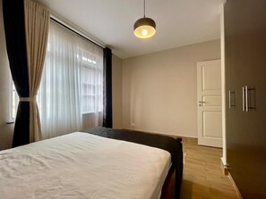 Apartment | 3 bedrooms, iron/ironing board, free WiFi, bed sheets