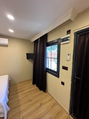 Standard-Doppelzimmer | 2 Schlafzimmer, Allergikerbettwaren, Minibar