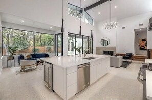 Interior - Charming 4-bedroom house in the heart of Downtown Austin (Austin)