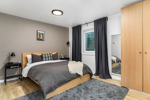 2 chambres, fer et planche à repasser, Wi-Fi, draps fournis