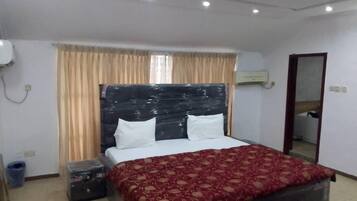 Apartment | 3 bedrooms, free WiFi, bed sheets