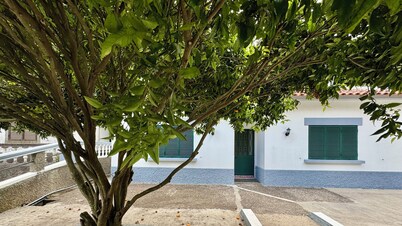 Charming 2 Bedroom House with Comfortable Living in Camacha
