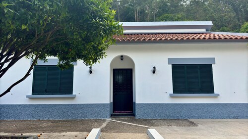 Charming 2 Bedroom House with Comfortable Living in Camacha