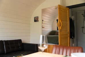 1 多间卧室、WiFi、床单