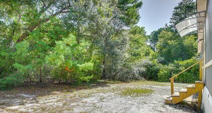 Crescent City Home w/ Charcoal Grill: Near 3 Lakes