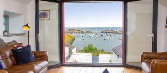 Island House, Aberaeron