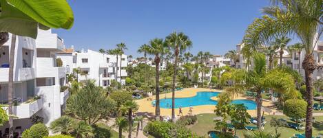 Appartement | Zwembad | Een buitenzwembad