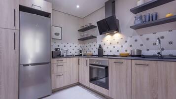 Apartament | Cuina privada | Frigorífic, forn, placa de cuina i rentaplats