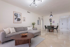 Leilighet | Oppholdsområde | TV