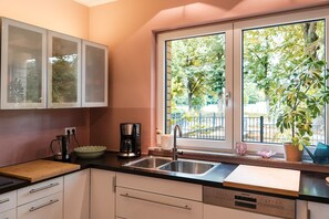 Kühlschrank, Ofen, Herdplatte, Geschirrspüler