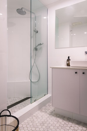 Hair dryer, towels - Bay Properties | Pippi Ocean View (Yamba)