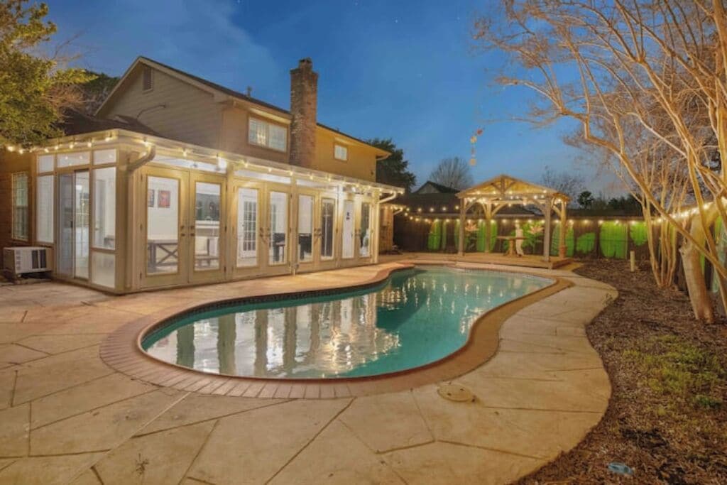 The French Garden Home 5BRs-amazing Pool-Patio-Game room-super location US69
